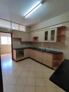 Arrenda-se Excelente Apartamento T3 no Bairro da Polana (Av.Julius Nyerere Próximo ao Ell Patron/An