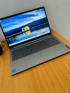 Ultrabook Lenovo ThinkBook 15  G2 ITL   intel core i5-1135G7 11th gen CPU @ 2.40Ghz up to 4.200Ghz i