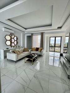 Vende-se apartamento T3 Costa do sol - Mapulene
