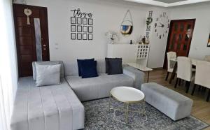 Vende se apartamento T3 mobilado no bairro Triunfo 2 - lua e mar condomínio