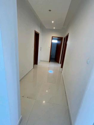 Vende-se Apartamento T3 rés do chão equipada e espaçosa em Mapulene