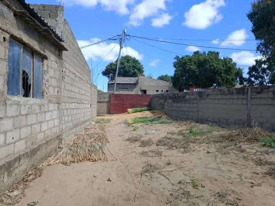 Vendo Ruína T3 em Magoanine 