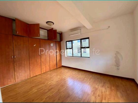 Vendo Moradia T5 triunfo Velho 2 suítes, Piscina, perto da Mesquita