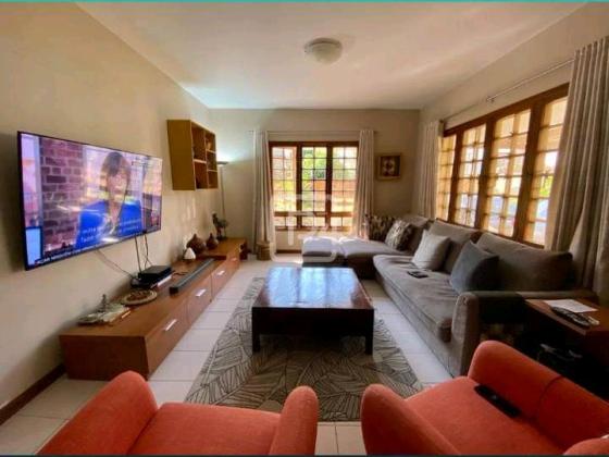 Vendo Moradia T3+T1 no Triunfo com Terraço espaço e piscina