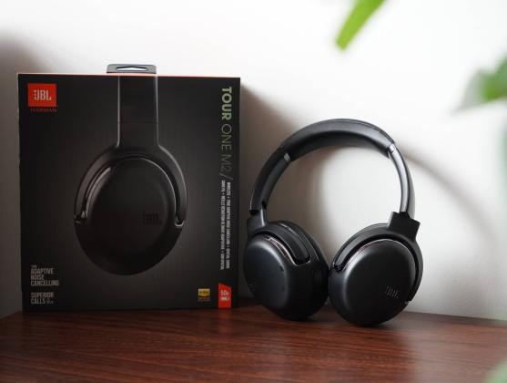 JBL TOUR ONE M2