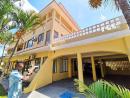 Moradia Triplex T12 na Av. Marginal
