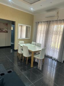 VENDE,-, SE MORADIA T3 PRAIA DE BILENE
