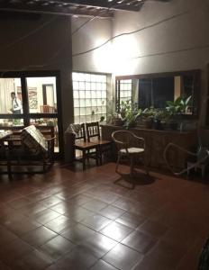 ARRENDA-SE MORADIA T5 PARA ARRENDAMENTO NO TRIUNFO VELHO com mobilia A 200m da Praia