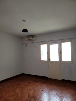 ARRENDA-SE APARTAMENTO T4 NA POLANA AV 24 DE JUNHO PRÓXIMO A MILANO