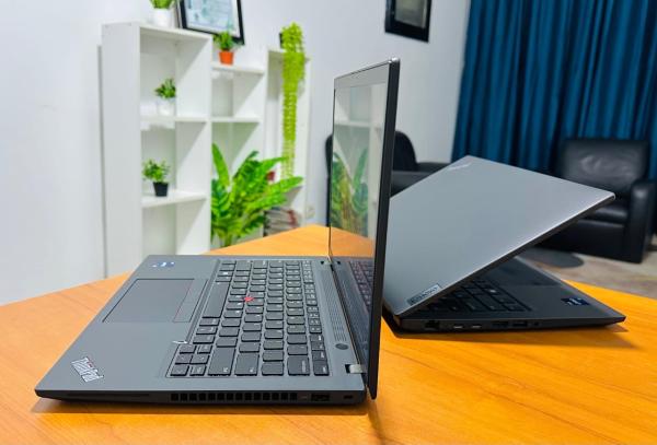 Laptop Lenovo Thinkpad T14 Gen 3 Touch i7 12th 16GB RAM 522GB SSD