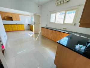 Arrenda-se Moradia T4+2, localizada no bairro da Shommerchield 1 próximo ao Indy Village*
