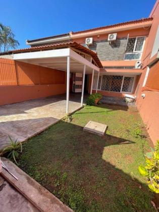 vendo Moradia Suite Duplex T3 na Rua da França COOP/Sommerschield, Quintal frontal & traseiro