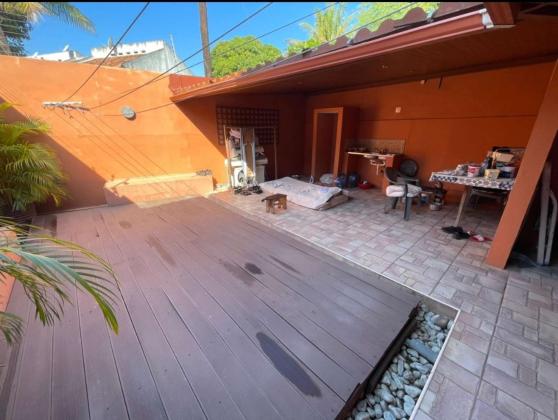 vendo Moradia Suite Duplex T3 na Rua da França COOP/Sommerschield, Quintal frontal & traseiro