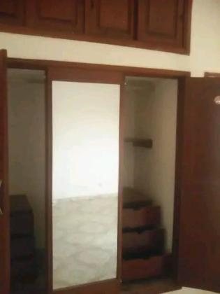 Vende-se Moradia T4+1, espaçosa localizada nas Mahotas, próximo as bombas Puma na rua Dom Alexandre dos Santos