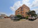Arrendar apartamento T3 mobiliado R/C no condominio Kingsvillage