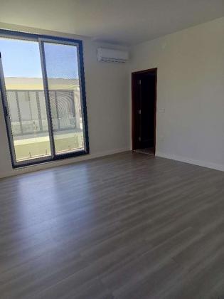Vende-se está bela Moradia, tipo5 no bairro da costa do sol triunfo 2