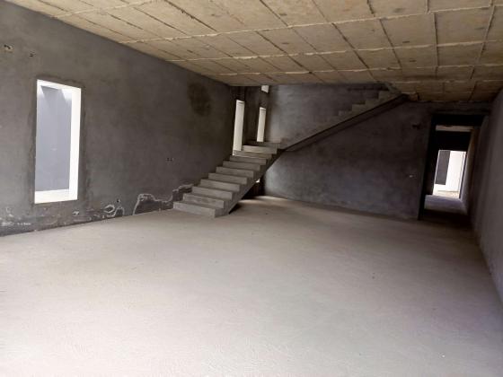 Vende-se este bela Moradia, tipo4 no Bairro da Costa ado Sol Triunfo 2