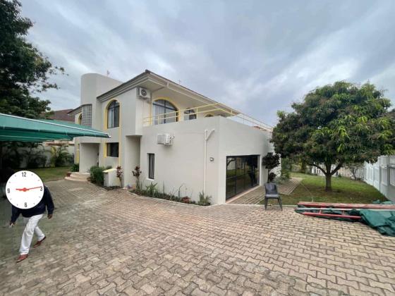 vende-se Moradia, tipo4 no condomínio Águas Azuis