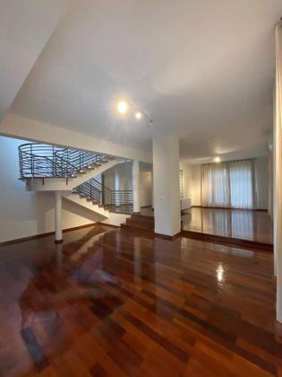 vende-se Moradia, tipo4 no condomínio Águas Azuis