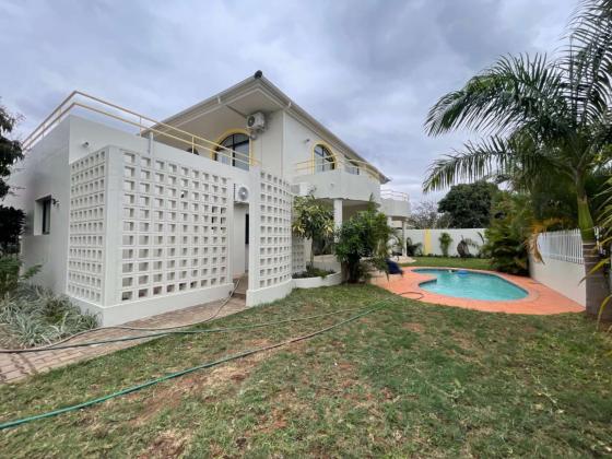Arrenda-se Moradia, tipo4 na Av. Julius Nyerere