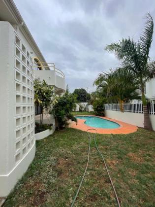 vende-se Moradia, tipo4 no condomínio Águas Azuis
