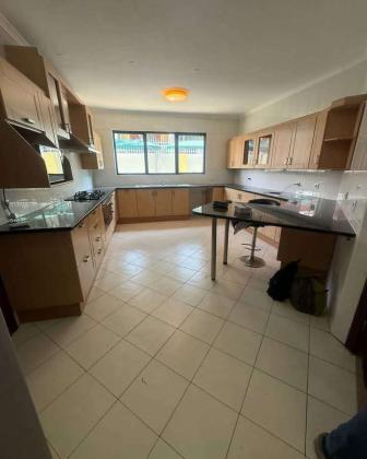 Arrenda-se Moradia, tipo4 na Av. Julius Nyerere