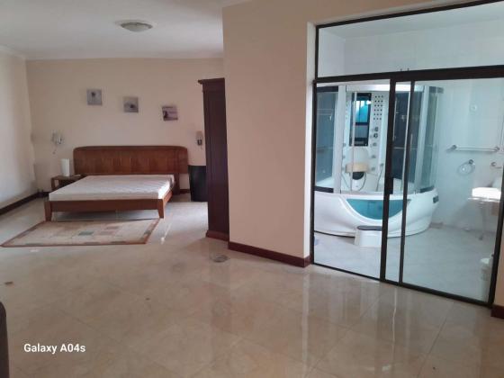 Arrenda-se está bela Moradia, tipo7 no bairro da costa do sol triunfo 2