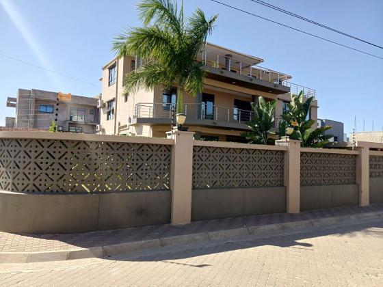Arrenda-se está bela Moradia, tipo7 Bairro da costa do sol triunfo 2