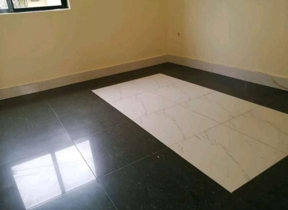 Arrenda se moradia t5+1 no bairro triunfo velho proximo a esquadra