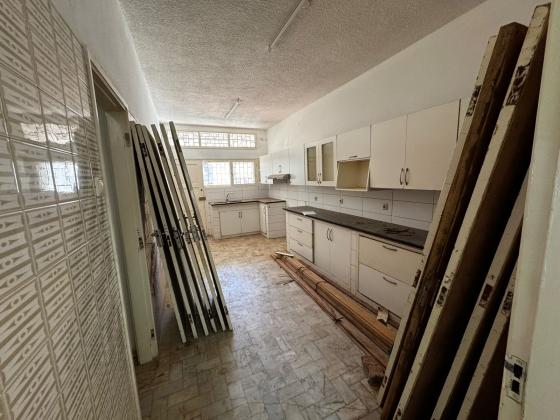 Arrenda-se Moradia T7 localizada no bairro da Shommershield Av. Zimbabwe próximo do banco Mundial*