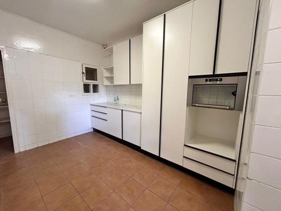 ARRENDO Moradia super top na marginal No condomínio Marés*