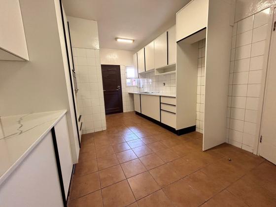 ARRENDO Moradia super top na marginal No condomínio Marés*