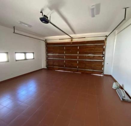Luxuosa Moradia T4 no Condominio Tulipas