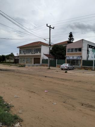 VENDE-SE MINI ARMAZÉM A BERMA DA ESTRADA NO BAIRRO ABEL JAFAR PRÓXIMO AO POSTO POLICIAL ZONA COMERCIAL IDEAL PARA VÁRIOS FINS