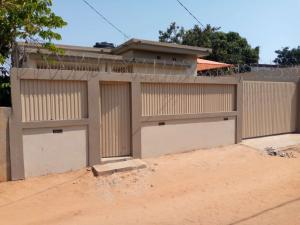 vende-se Vivenda, Tipo3 no Bairro de laulane