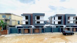 Vende-se este bela Moradia, tipo4 no Bairro da Costa ado Sol Triunfo 2