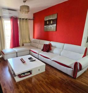 Vende-se este apartamento, tipo3 1º Andar No bairro d Zimpeto condomínio Vila Olímpica