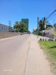 Vende-se este espaço, de 30/90 no bairro da costa do sol Dona Alice