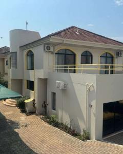 Arrenda-se Moradia, tipo4 na Av. Julius Nyerere