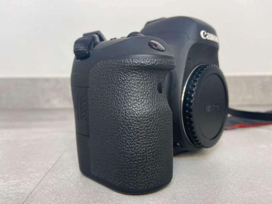 Canon EOS 6D Mark II corpo