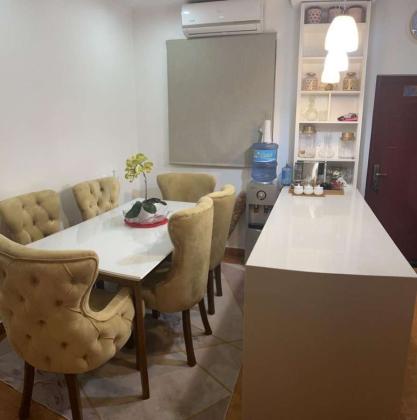 Vende-se Moradia Luxuosa t2 com piscina e condomínio intaka