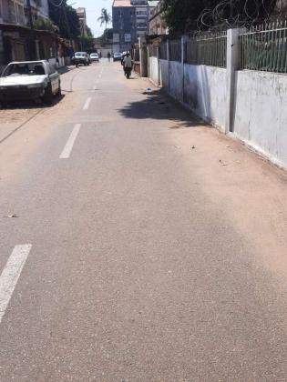 Vende-se Espaçosa Moradia t3 com anexo e garagem, Espaçoso com quintal enorme na Malhagalene