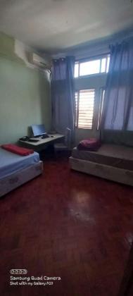 Vende-se APT/ T2 espaçoso no 3° andar pronto habitar