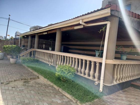Arrenda-se está bela Moradia, tipo7 no bairro da costa do sol triunfo 2