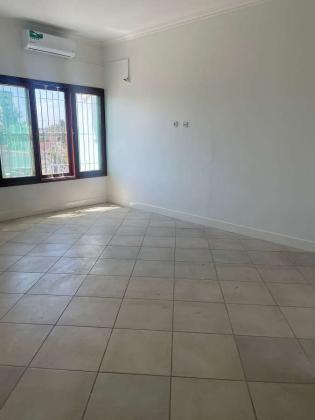 Vende-se Moradia, tipo4 no bairro da costa do sol