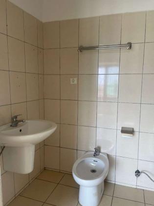 Vende-se Moradia, tipo4 no bairro da costa do sol