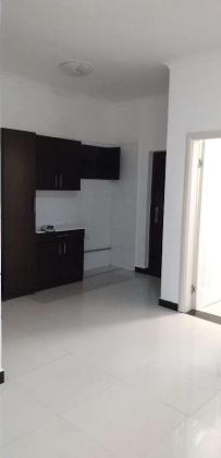 Vende se moradia tipo 1 espaçoso no condomínio intaka nas 5000 casas