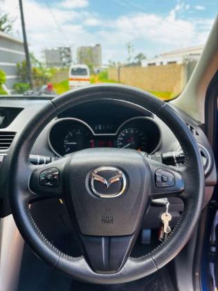 Mazda BT-50 Comprado no agente Automática 4×4