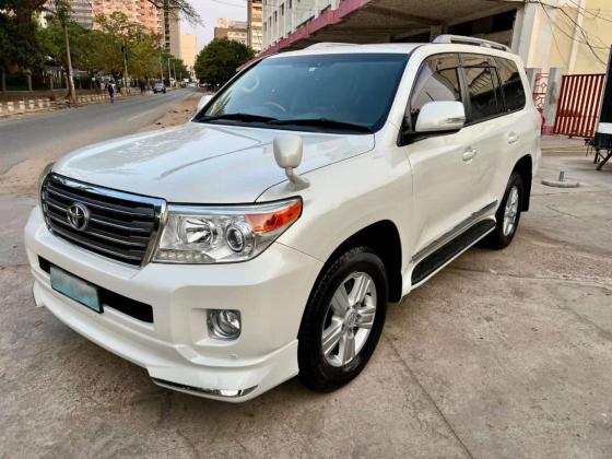 Toyota Land Cruiser VX 2013 Recém importado