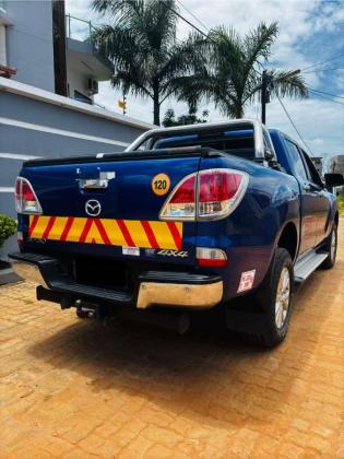 Mazda BT-50 Comprado no agente Automática 4×4